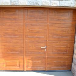 porte de garage en imitation bois